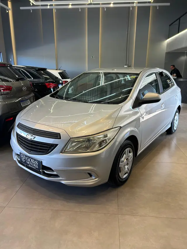 Carro Chevrolet Onix 2015 1.0 LS SPE/4