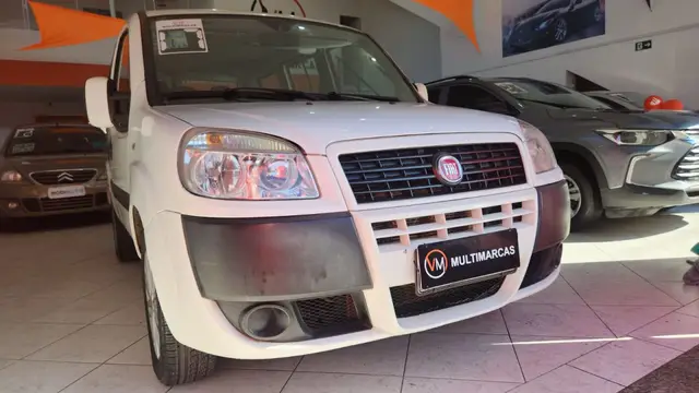 Carro Fiat Doblò 2017 Essence 1.8 7L (Flex)