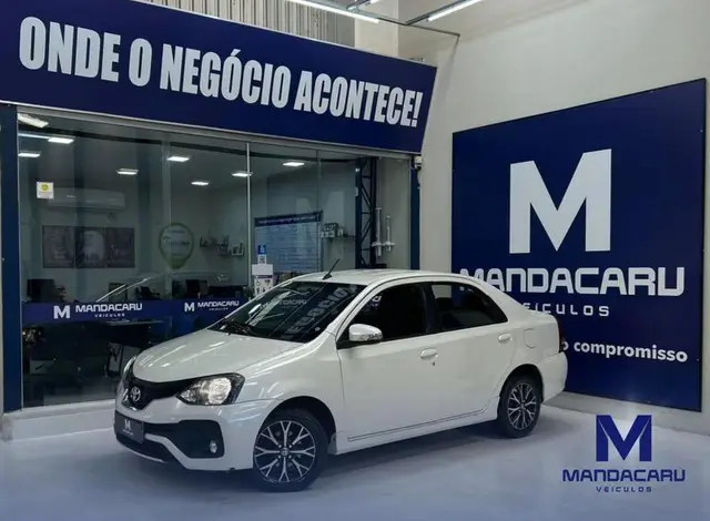 Carro Toyota Etios 2019 Platinum 1.5 (Aut) (Flex)