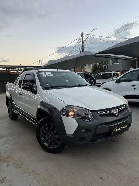 Carro Fiat Strada 2016 Adv. Ext. 1.8 LOCKER Dual.Flex CE