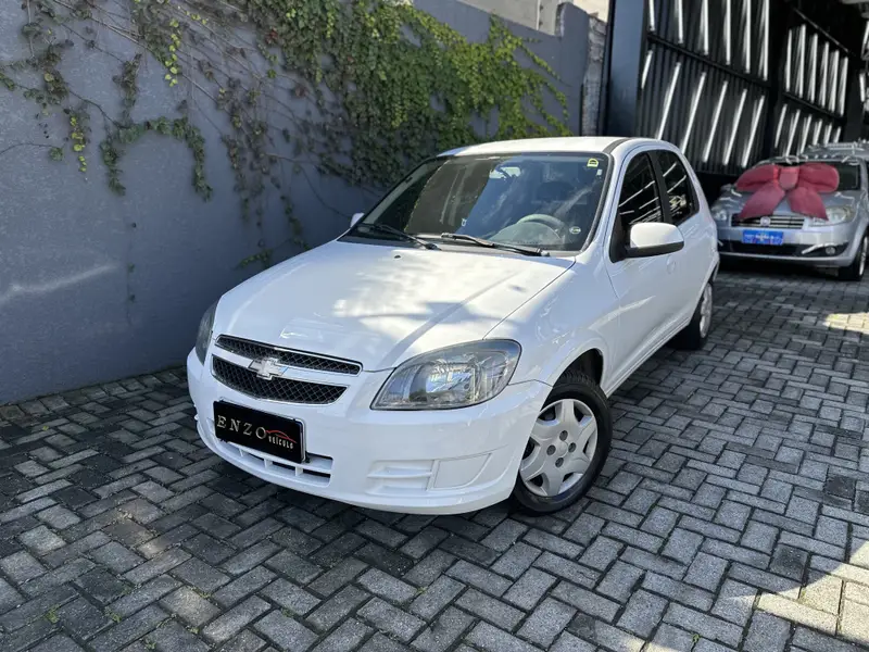 Chevrolet LT 1.0 (Flex)