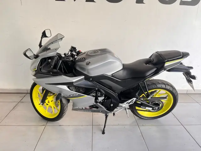 Moto Yamaha YZF R15 2024 ABS