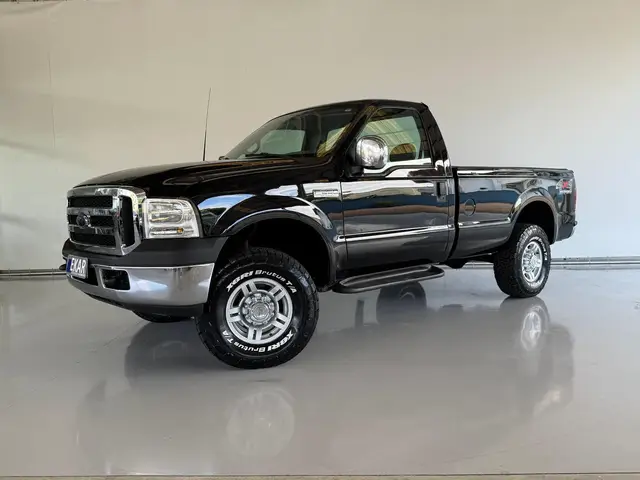 Carro Ford F-250 2011 XLT 4x4 3.9 (Cab Simples)