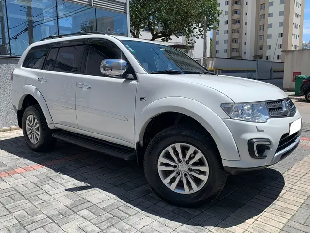 Carro Mitsubishi Pajero 2016 3.2 DI-D HPE 4WD (Aut)