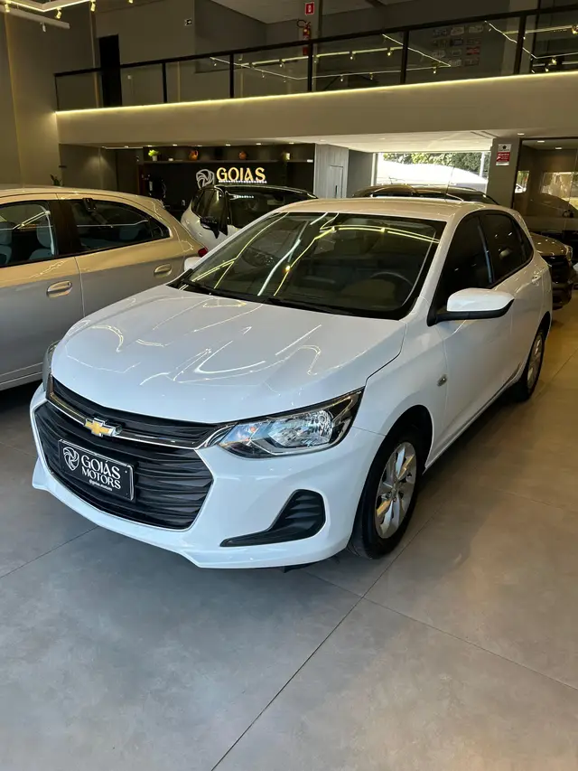 Carro Chevrolet Onix 2023 LT 1.0