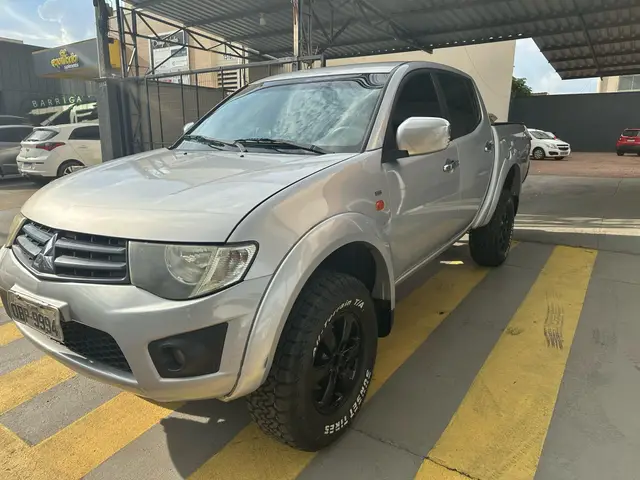 Carro Mitsubishi L200 Triton Sport 2013 2.4 HLS (Flex)