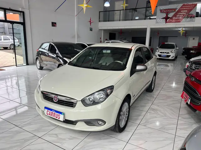 Carro Fiat Grand Siena 2014 Essence 1.6 16V (Flex)
