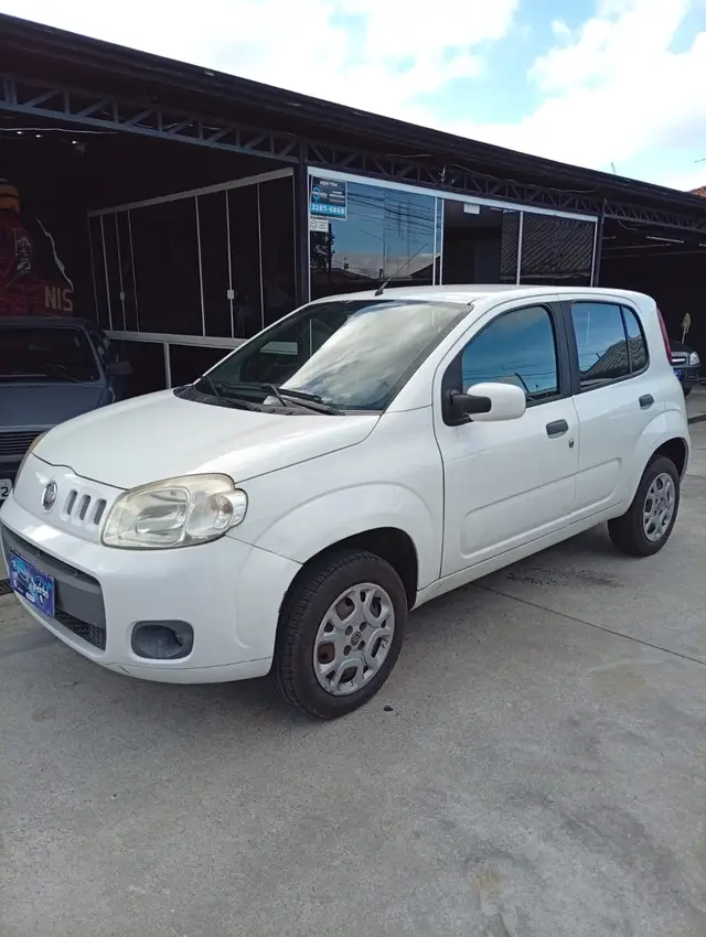 Carro Fiat Uno 2012 Vivace 1.0 8V (Flex) 4p