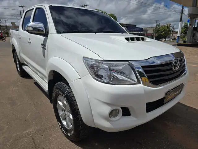 Carro Toyota Hilux Cabine Dupla 2015 Hilux 3.0 TDI 4x4 CD SRV (Aut)
