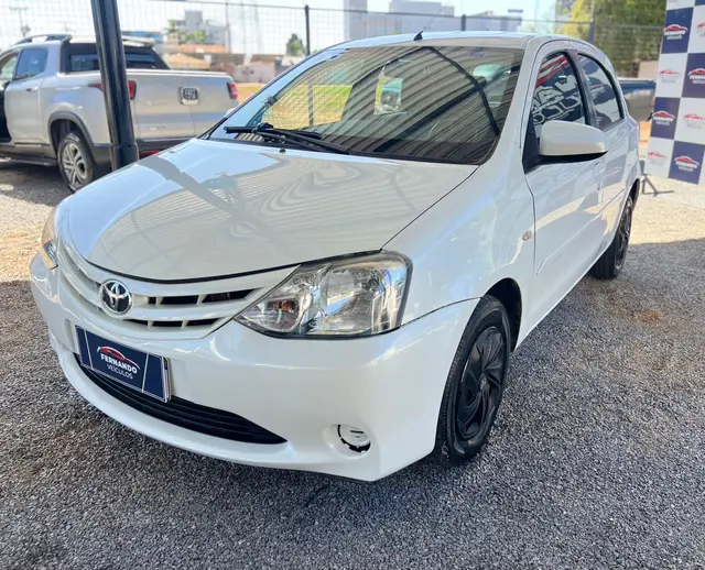 Carro Toyota Etios 2015 XS 1.5 (Flex)