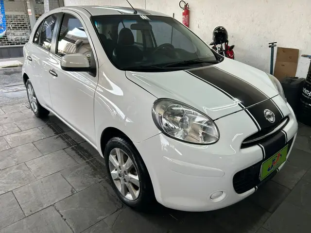 Carro Nissan March 2012 1.6 16V SV (Flex)