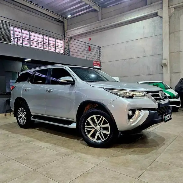 Carro Toyota SW4 2017 2.8 TDI SRX 7L 4x4 (Aut)