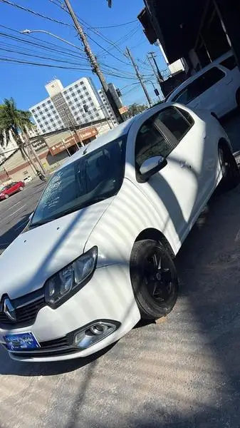 Carro Renault Logan 2016 Authentique 1.0 16V (flex)