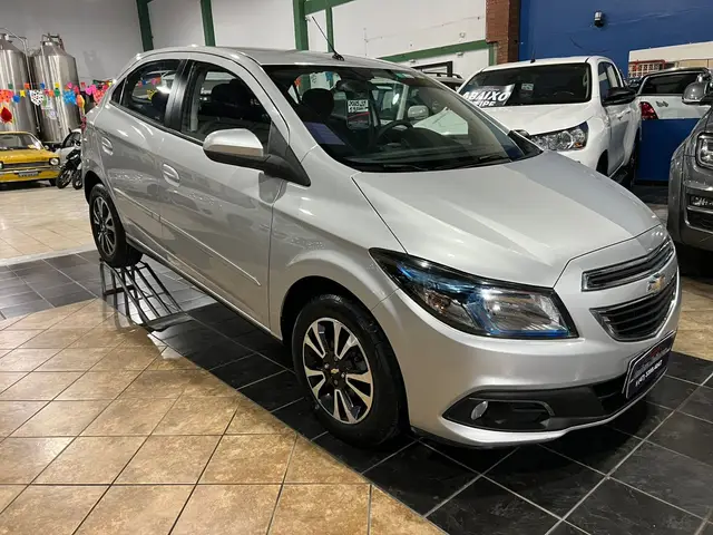 Carro Chevrolet Onix 2015 1.4 LTZ SPE/4 (Aut)