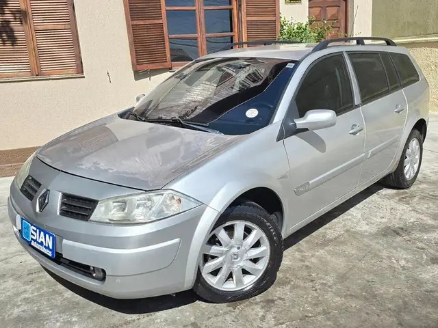 Carro Renault Megane Grand Tour 2011 Mégane Grand Tour Dynamique 1.6 16V (flex)