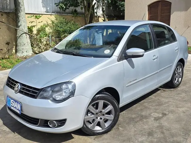 Carro Volkswagen Polo Sedan 2013 Comfortline 1.6 8V (Flex)