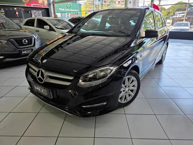 Carro Mercedes-Benz Classe B 2015 200 1.6 Turbo Sport