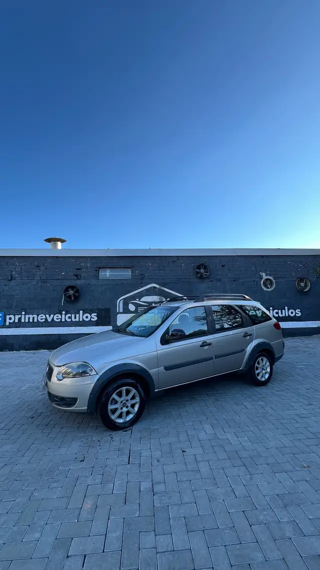 Carro Fiat Palio Weekend 2011 Trekking 1.6 16V (Flex)