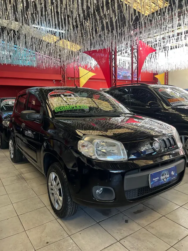 Carro Fiat Uno 2013 Vivace Celeb. 1.0 8V (Flex) 4p