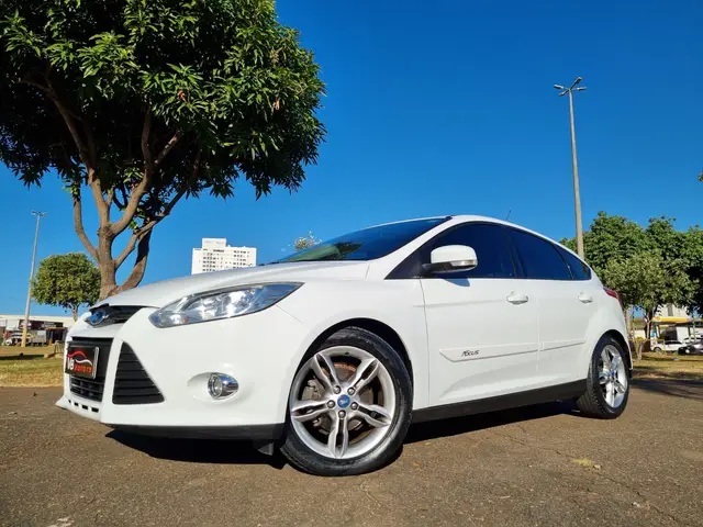 Carro Ford Focus Hatch SE 2.0 16V PowerShift
