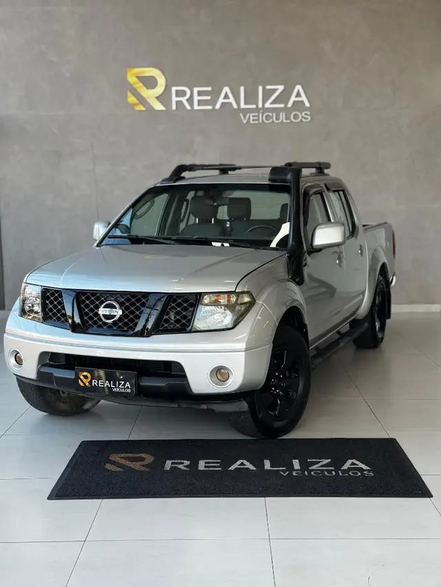 Carro Nissan Frontier 2010 LE 4x4 2.5 16V (cab. dupla) (aut)