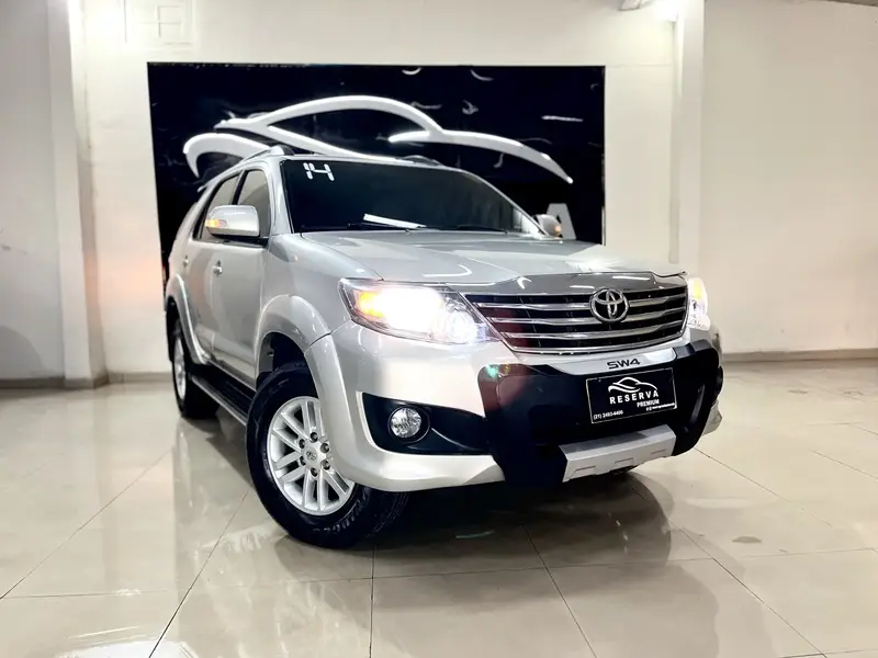Toyota Hilux SW4 2.7 4x2 SR (Flex)