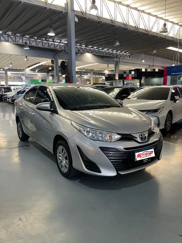 Carro Toyota Yaris Sedan 2021 1.5 XL Live (Flex)