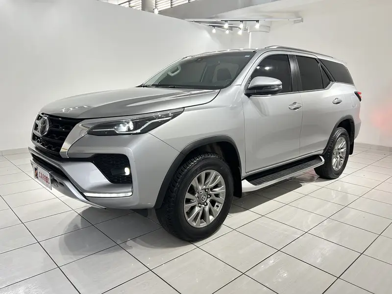 Toyota SW4 SRX 2.8 turbodiesel 5L 4x4 (Aut)