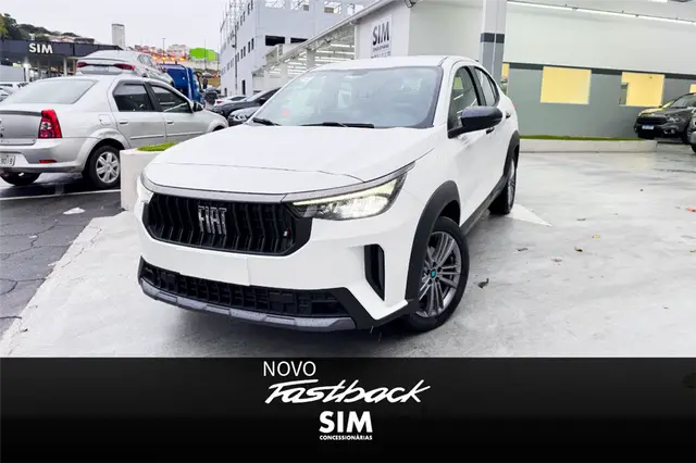 Carro Fiat Fastback 2026 Turbo 200