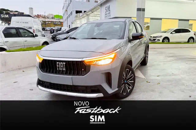 Carro Fiat Fastback 2026 Turbo 200