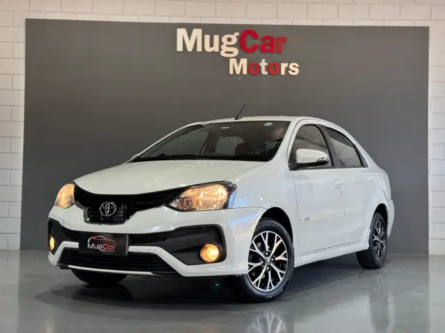 Carro Toyota Etios Sedan 2019 Platinum 1.5 (Aut) (Flex)
