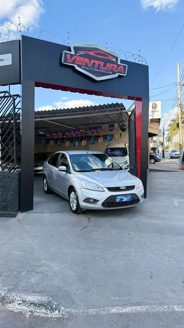 Carro Ford Focus Sedan 2013 GLX 2.0 16V (Flex) (Aut)