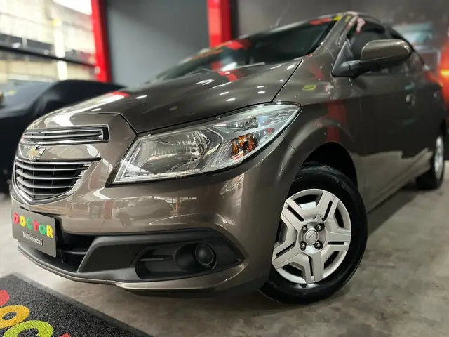 Carro Chevrolet Onix 2013 1.0 LT SPE/4