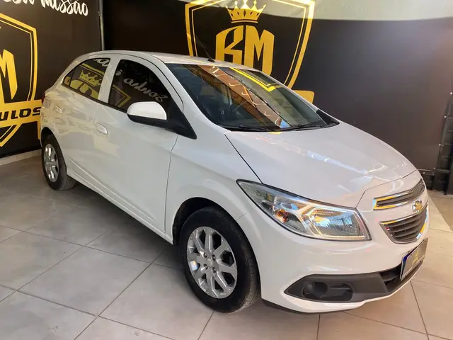 Carro Chevrolet Onix 2014 1.0 LT SPE/4