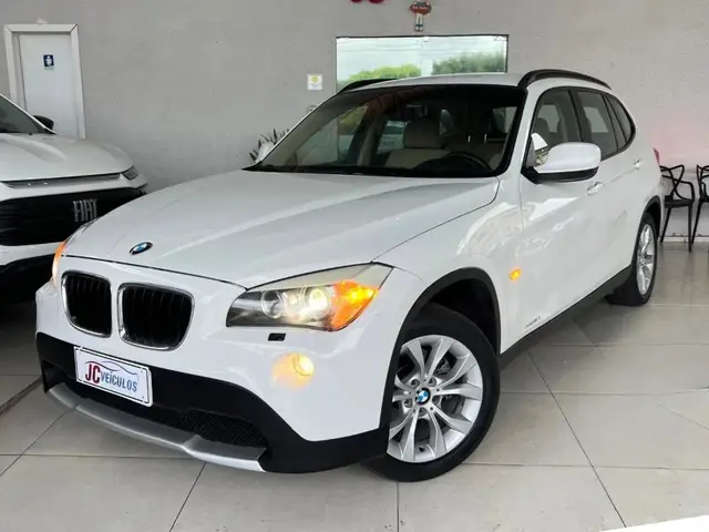 Carro BMW X1 2012 2.0 sDrive18i Top (Aut)