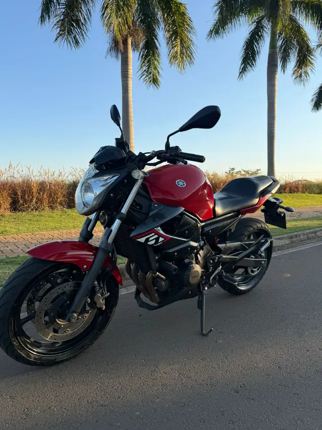 Moto Yamaha XJ6 N 2011 XJ6 N 600