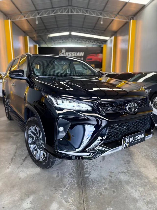 Carro Toyota SW4 2025 Diamond  2.8 Turbodiesel 4x4 (Aut.)
