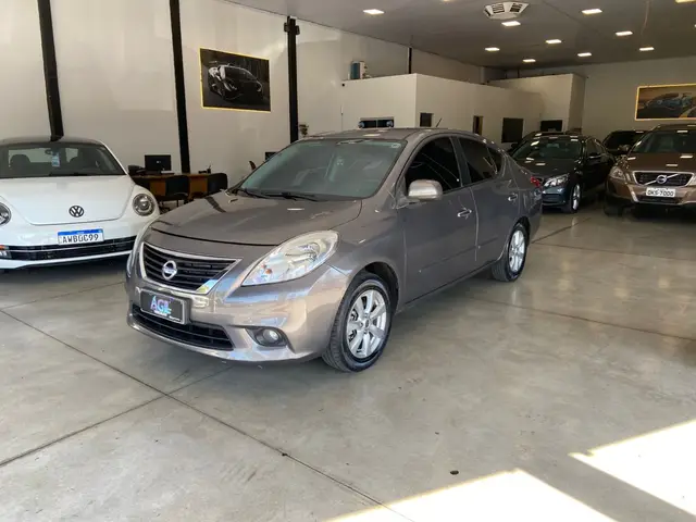 Carro Nissan Versa 2012 1.6 16V SL (Flex)