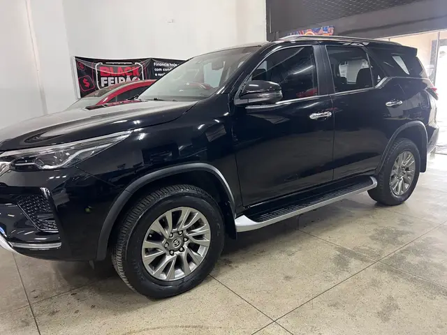 Carro Toyota SW4 2022 SRX 2.8 turbodiesel 5L 4x4 (Aut)