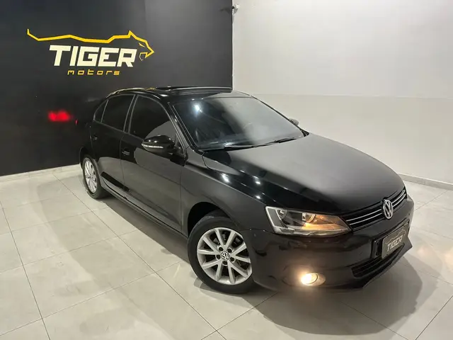 Carro Volkswagen Jetta 2014 2.0 Comfortline Tiptronic (Flex)