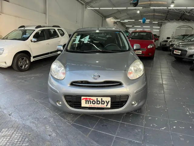 Carro Nissan March 2014 1.6 16V SV (Flex)
