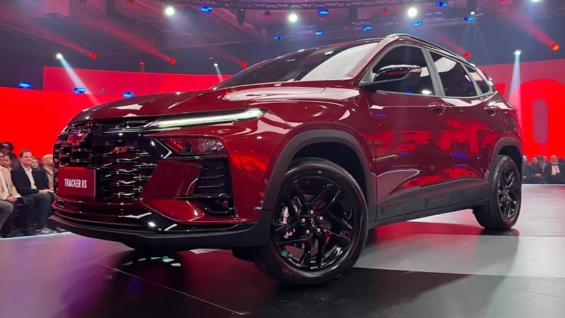 Chevrolet Tracker 2026 tem novo visual, teto solar e custa até R$ 190 mil  