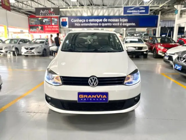 Carro Volkswagen Fox 2014 1.0 TEC (Flex) 4p