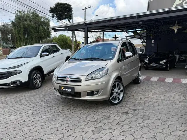 Carro Fiat Idea 2015 Attractive 1.4 8V (Flex)