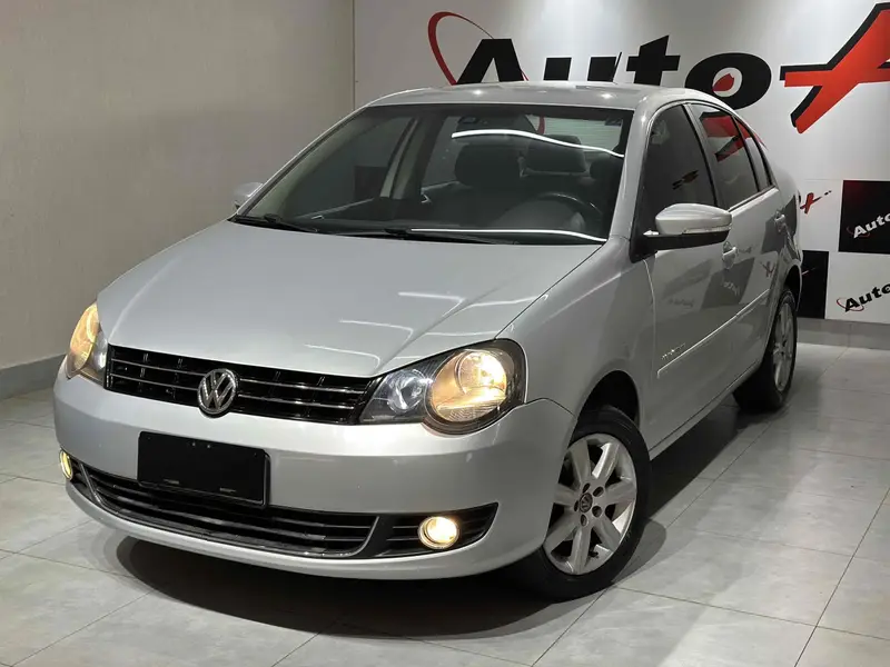 Volkswagen Polo Sedan Comfortline 1.6 8V I-Motion (Flex) (Aut)