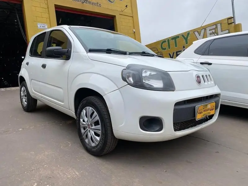 Fiat Uno Vivace Celeb. 1.0 8V (Flex) 4p