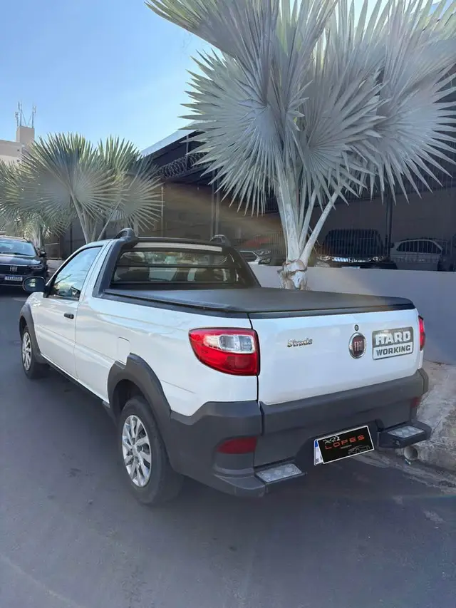Carro Fiat Strada 2018 Hard Working 1.4 (Flex) (Cabine Simples)