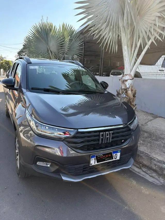 Carro Fiat Strada 2025 Volcano 1.3