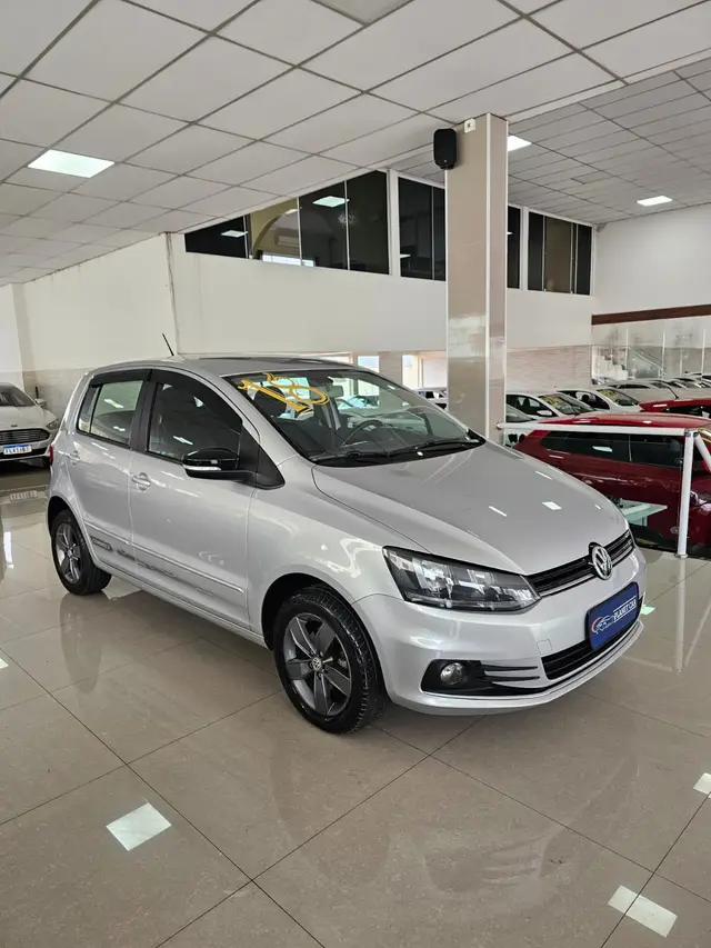 Carro Volkswagen Fox 2018 1.6 MSI Connect (Flex)