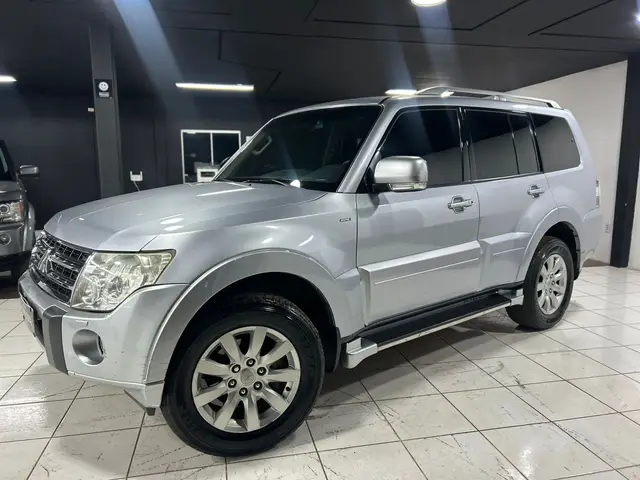 Carro Mitsubishi Pajero Full 2010 HPE 3.8 3p